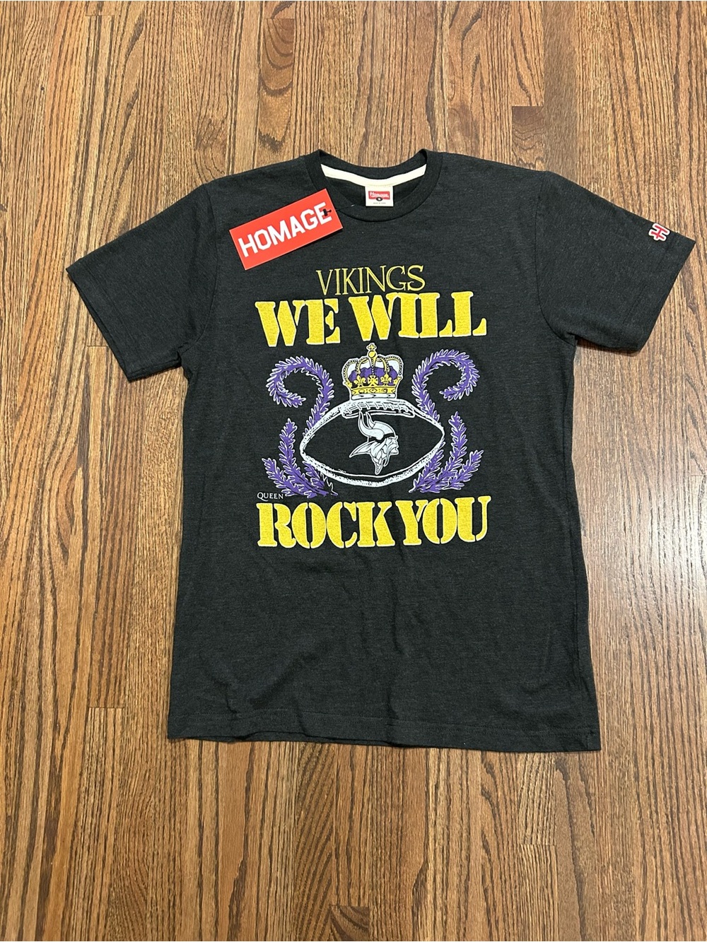 HOMAGE x Queen Minnesota Vikings We Will Rock You 2026 Tee NWT S